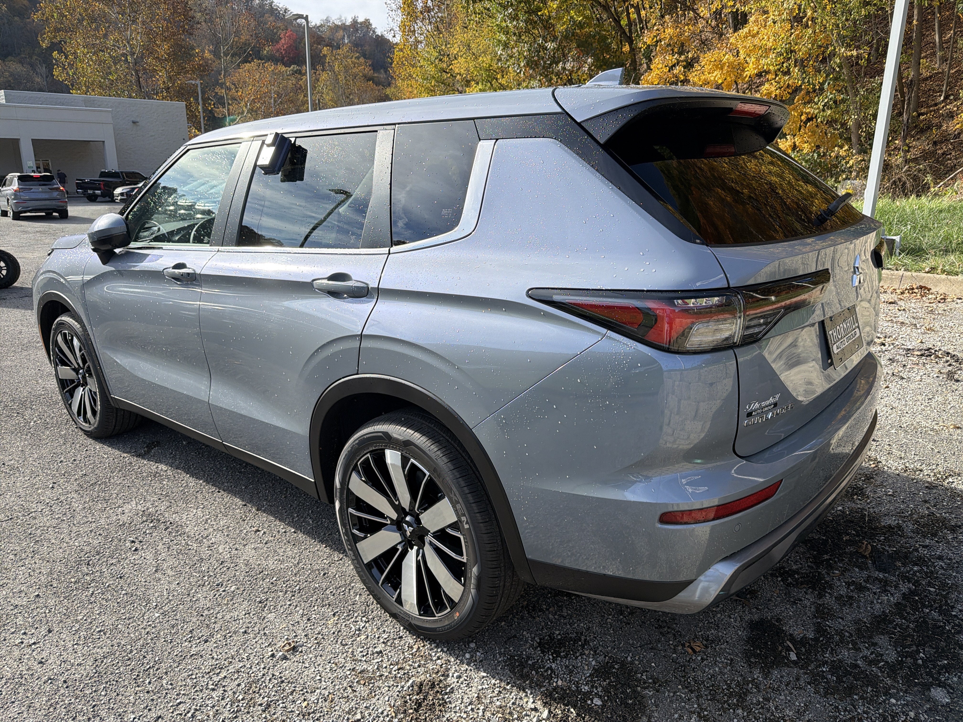 2027 Mitsubishi Outlander SE