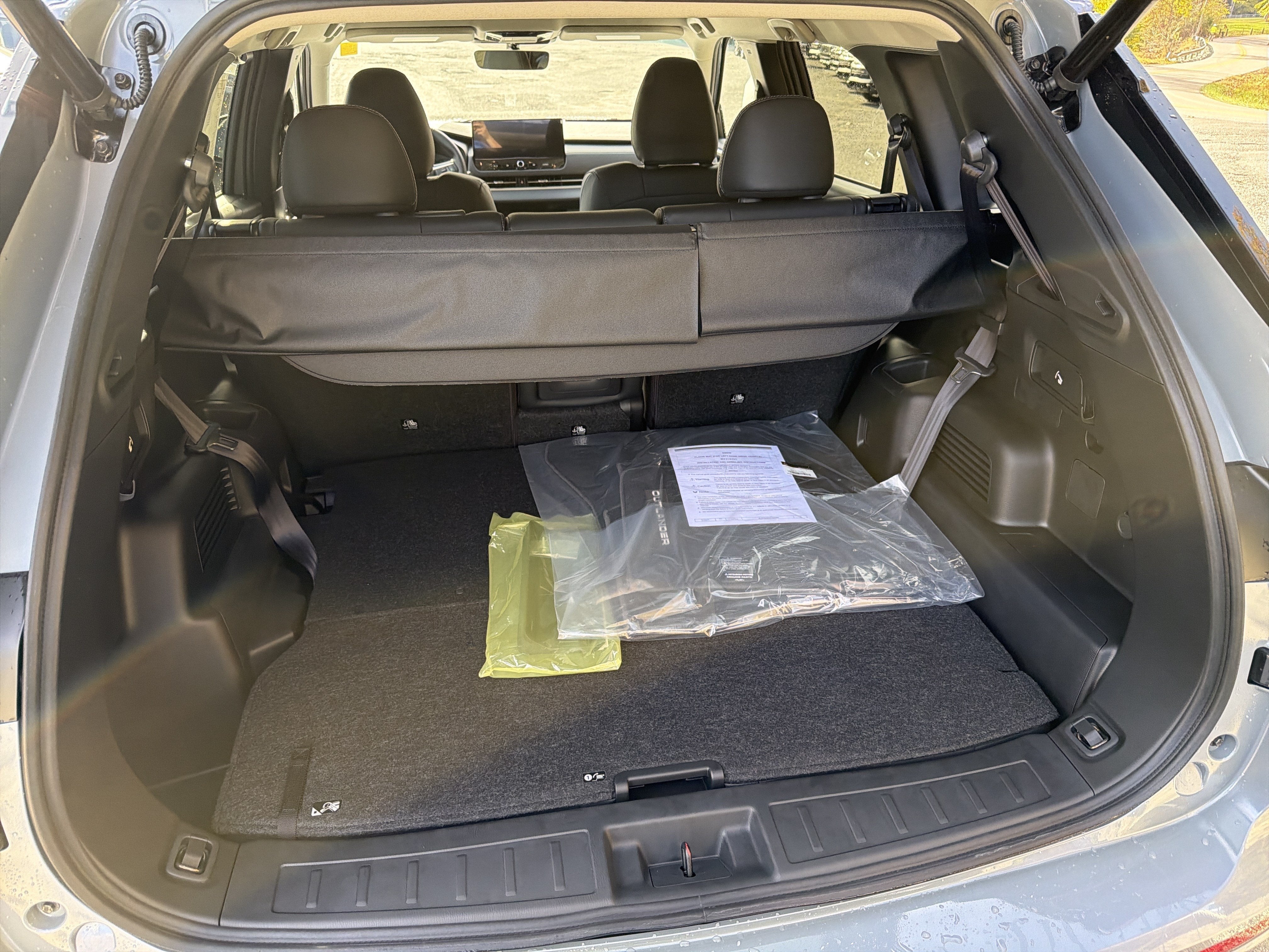 2027 Mitsubishi Outlander SE