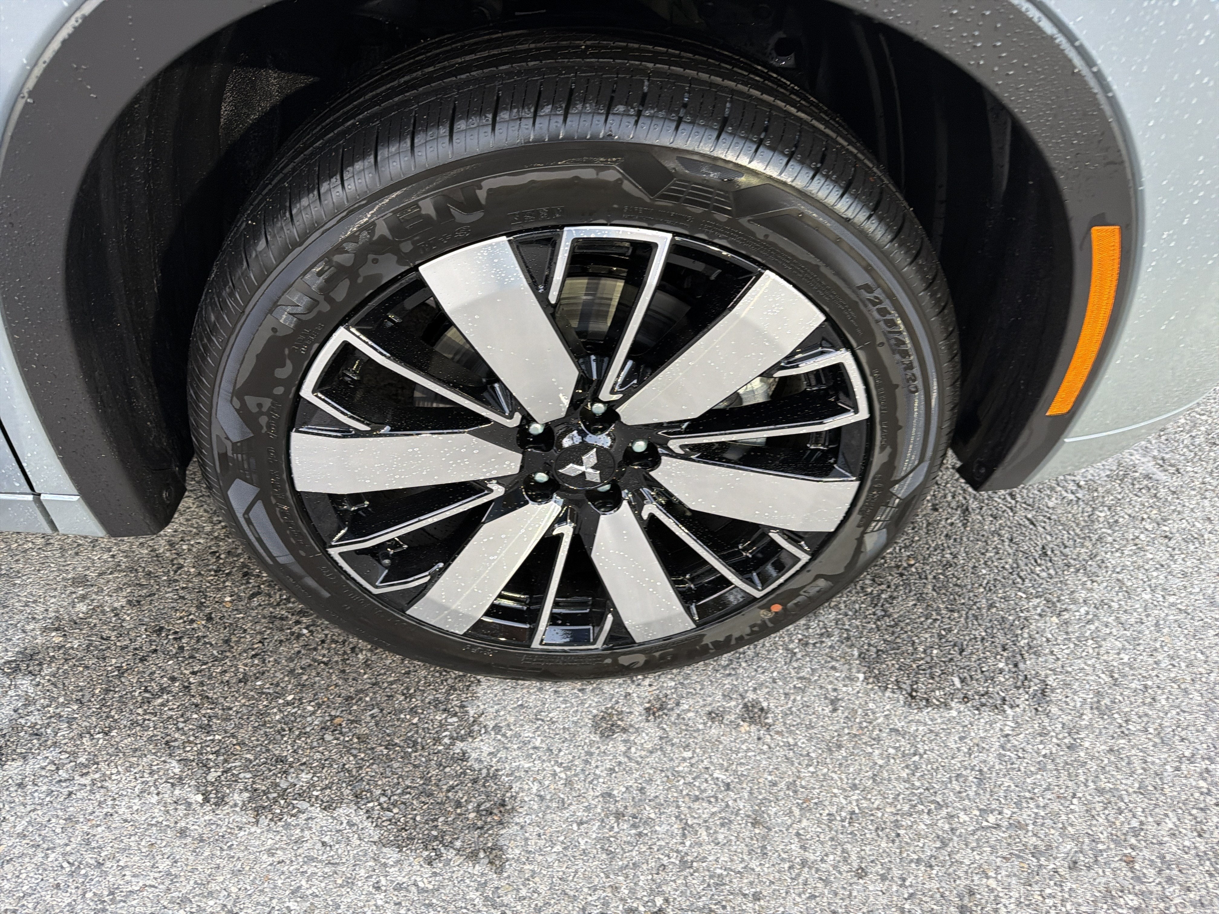 2027 Mitsubishi Outlander SEL