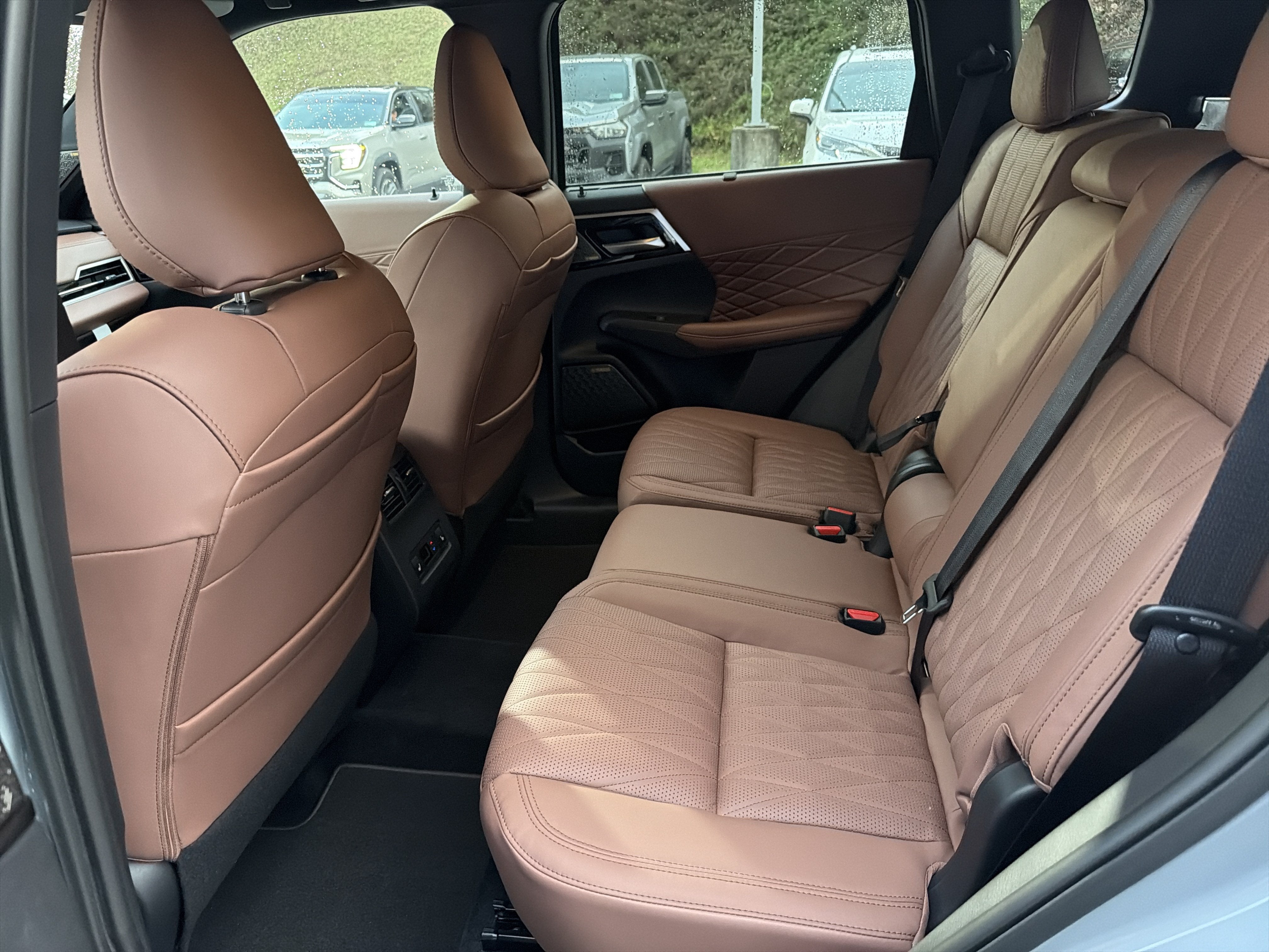 2027 Mitsubishi Outlander SEL